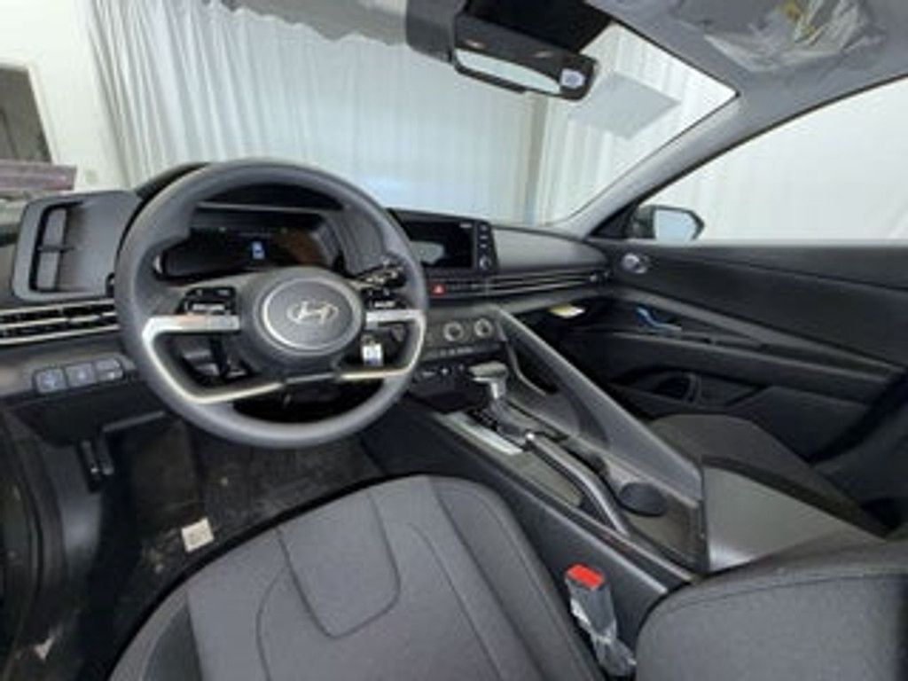 2026 HYUNDAI Elantra - photo 12