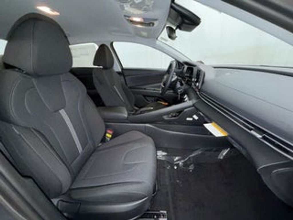 2026 HYUNDAI Elantra - photo 13