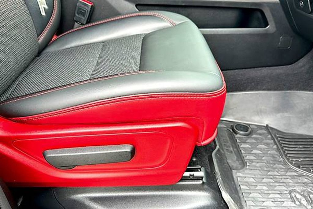 2025 RAM 1500 - photo 25