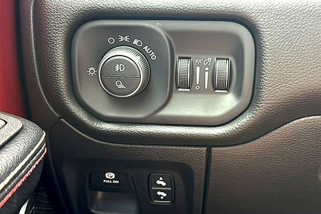2025 RAM 1500 - photo 35