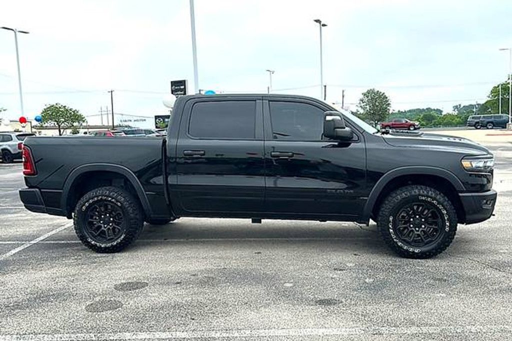 2025 RAM 1500 - photo 9