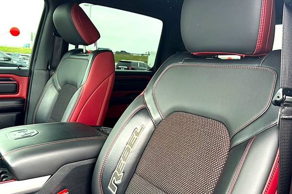 2025 RAM 1500 - photo 14