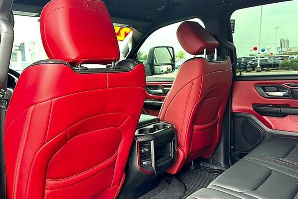 2025 RAM 1500 - photo 17