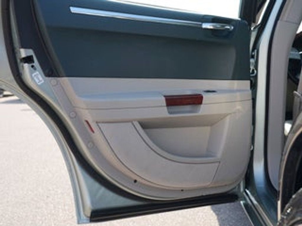 2006 CHRYSLER 300C - photo 19