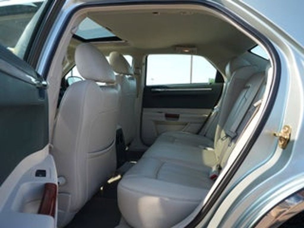 2006 CHRYSLER 300C - photo 18