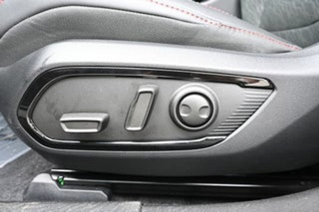 2026 DODGE Charger - photo 8