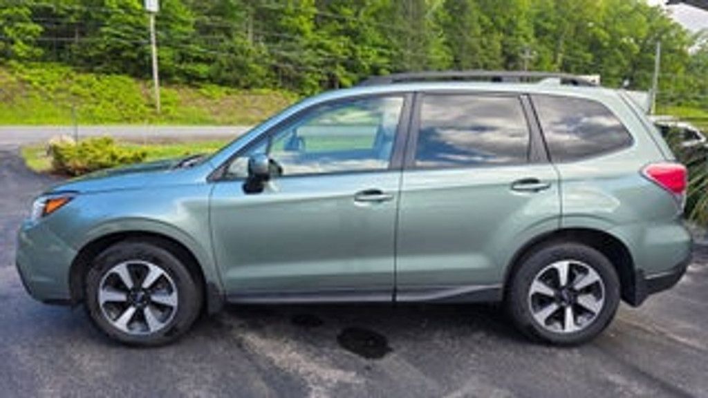 2018 SUBARU Forester - photo 2