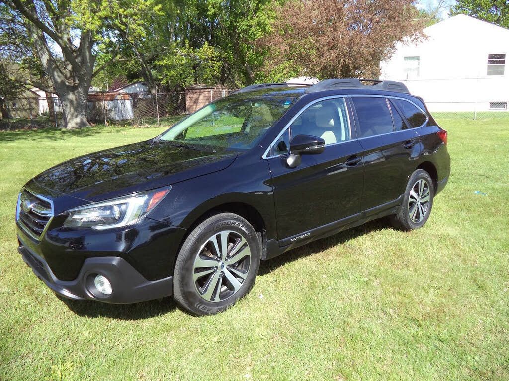 2019 Subaru Outback Limited M R