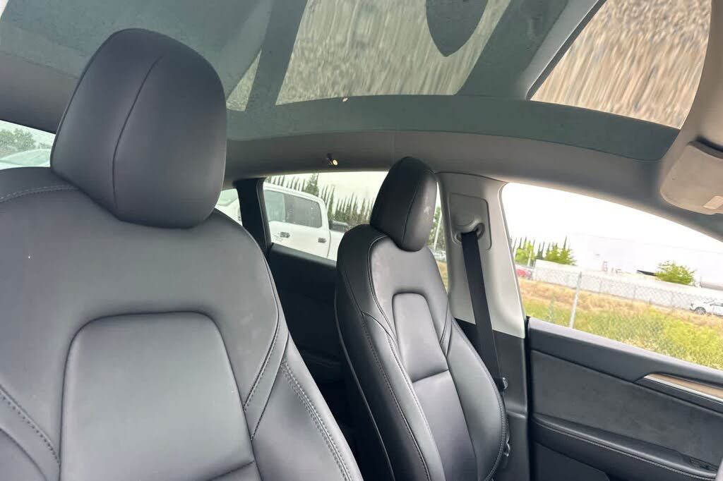 2023 TESLA Model Y - photo 19