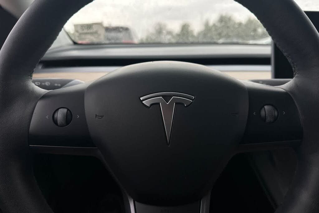2023 TESLA Model Y - photo 25