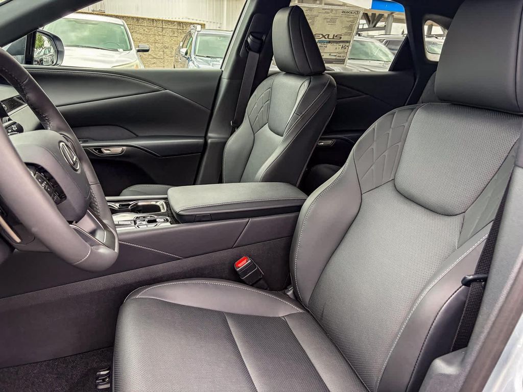 2026 LEXUS RX - photo 19