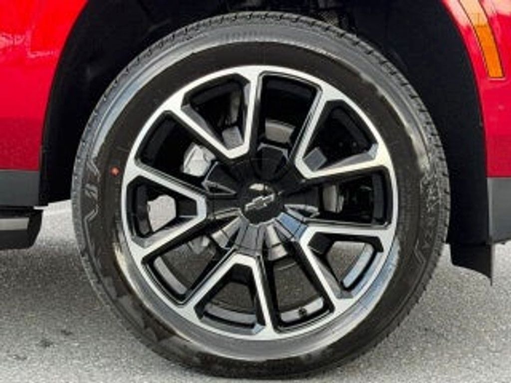 2026 CHEVROLET Suburban - photo 19