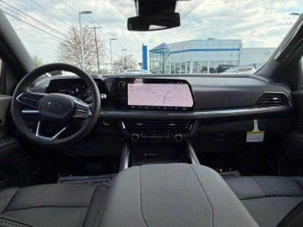 2026 CHEVROLET Suburban - photo 3