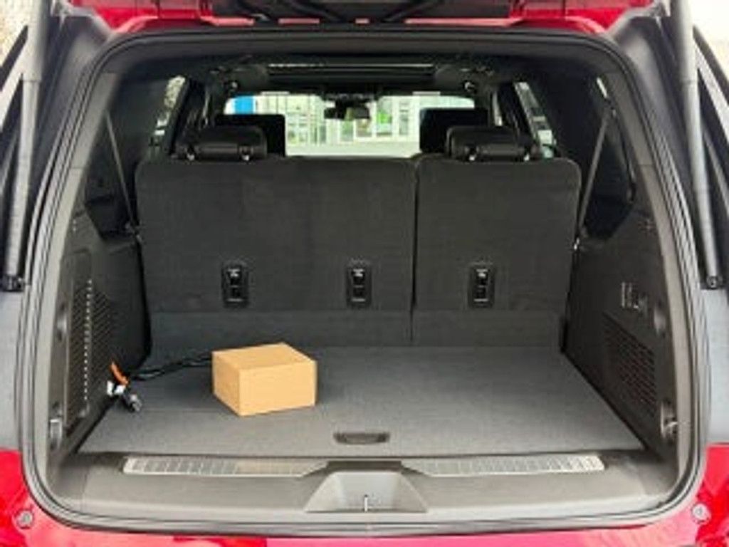2026 CHEVROLET Suburban - photo 24