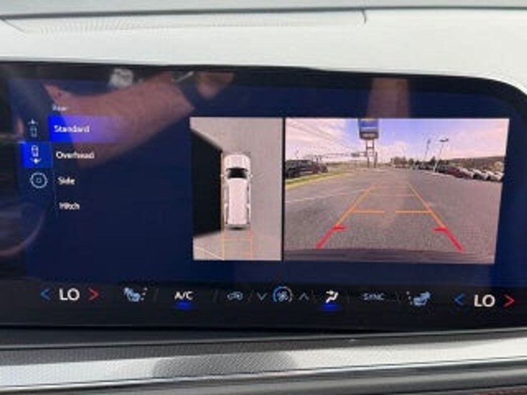 2026 CHEVROLET Suburban - photo 5