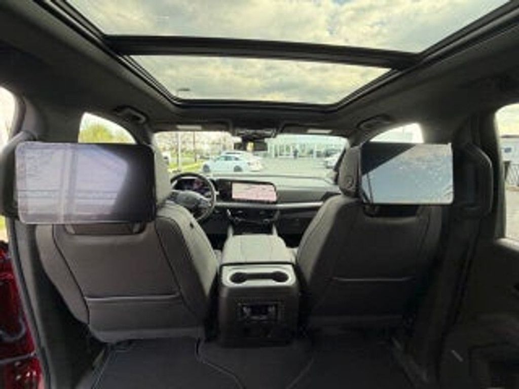 2026 CHEVROLET Suburban - photo 7