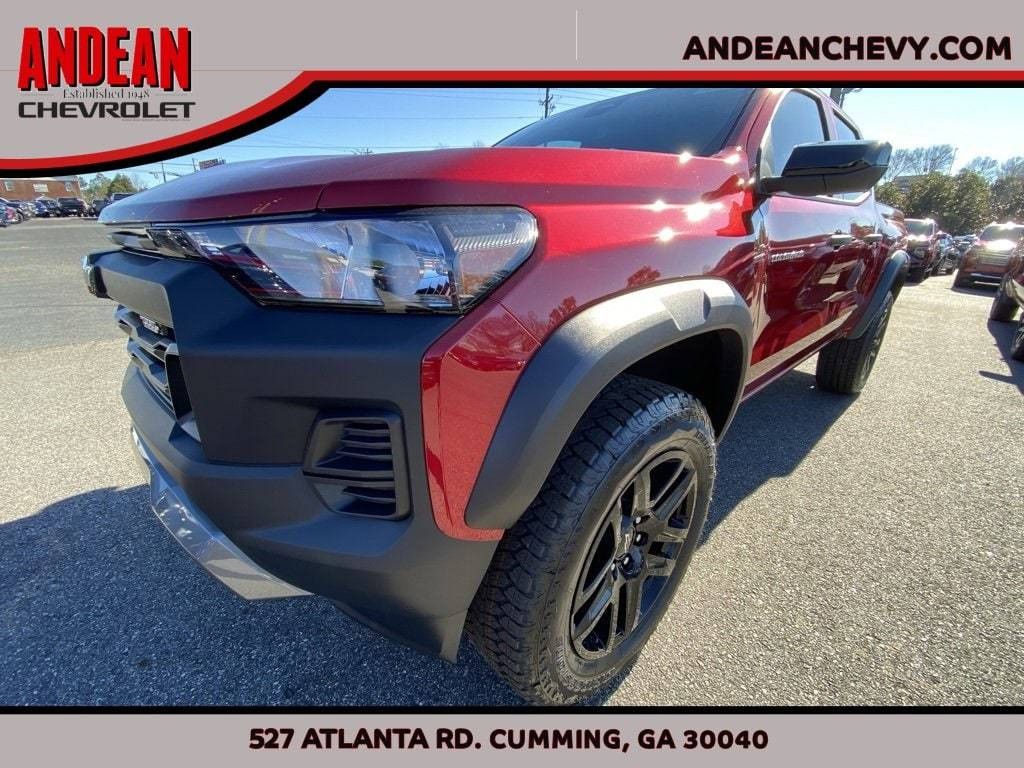 2024 CHEVROLET Colorado - main photo