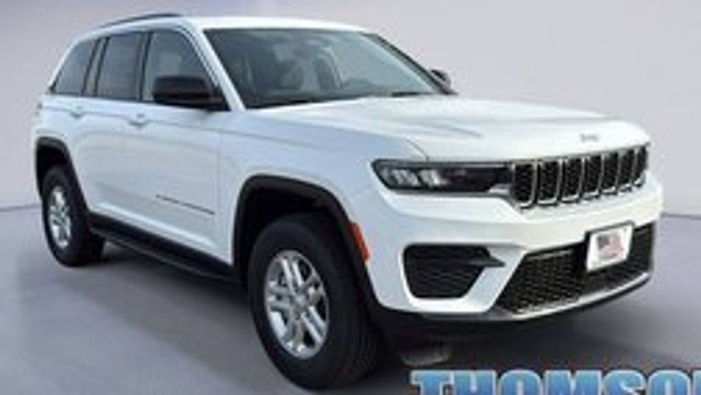 2025 Jeep Grand Cherokee Laredo Altitude