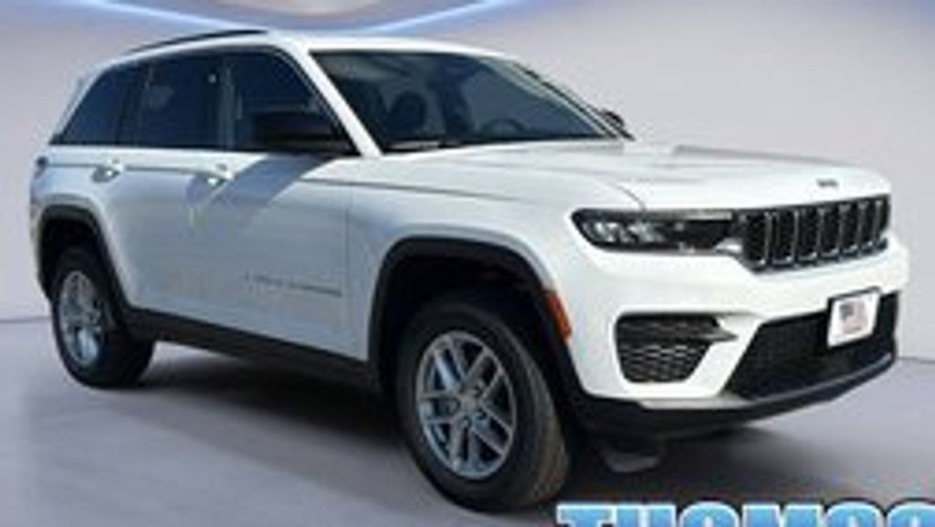 2025 Jeep Grand Cherokee Laredo Altitude
