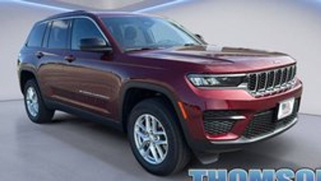 2025 Jeep Grand Cherokee Laredo Altitude