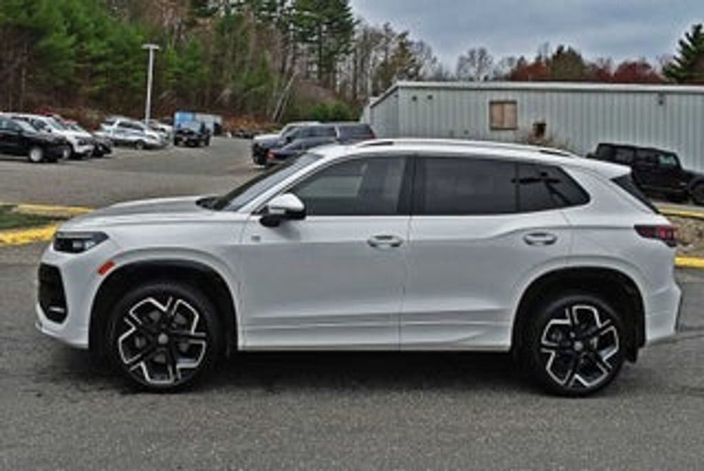 2026 VOLKSWAGEN Tiguan - photo 4