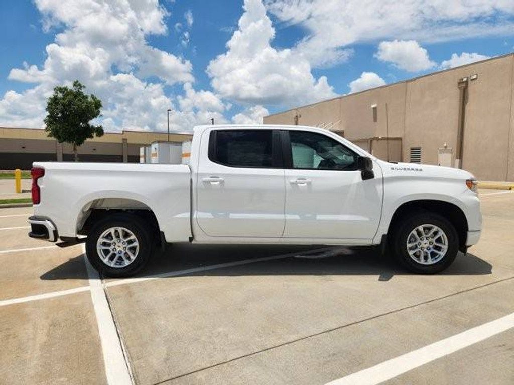 2026 CHEVROLET Silverado - photo 4