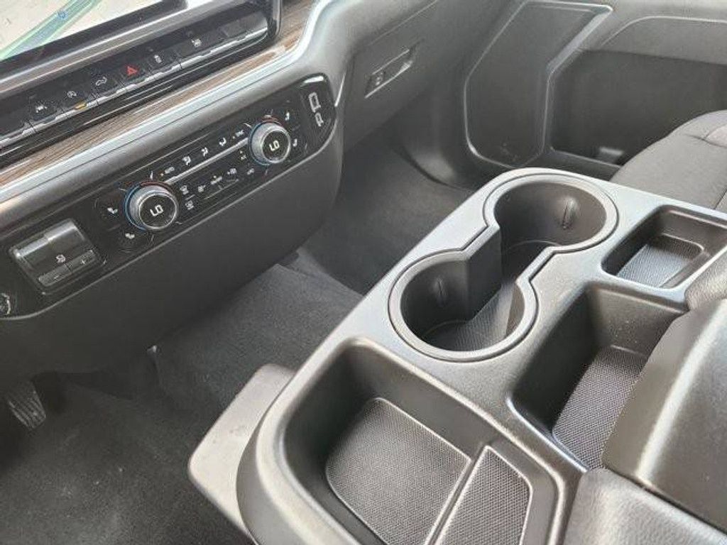 2026 CHEVROLET Silverado - photo 18