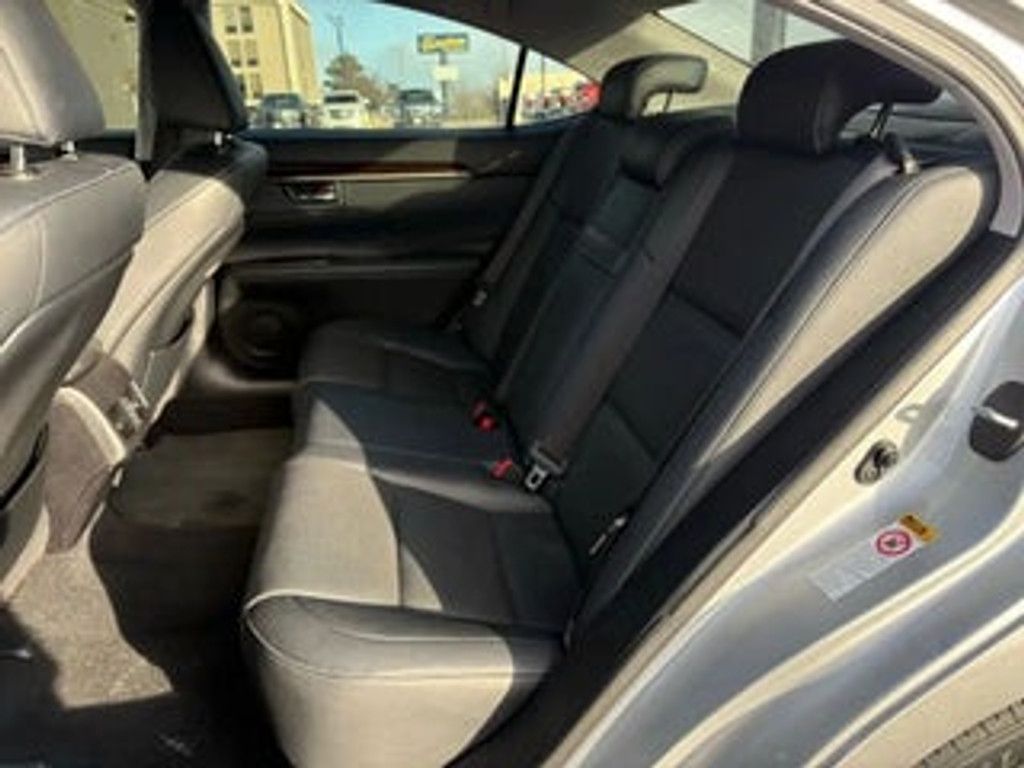2015 LEXUS ES - photo 19