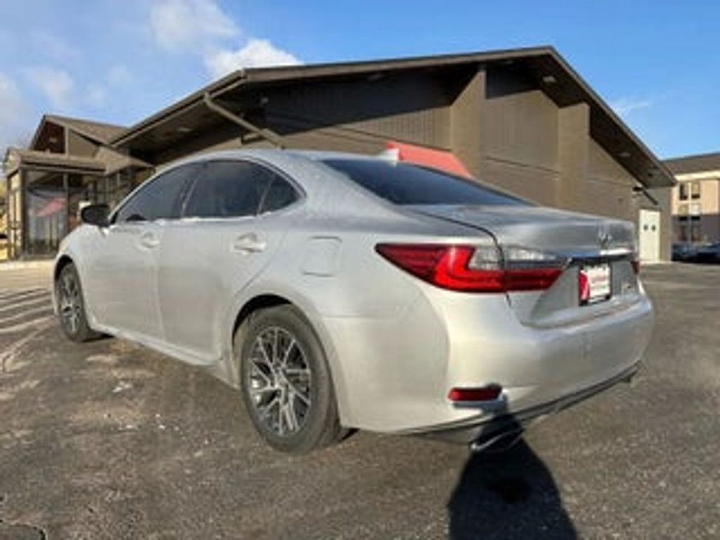 2015 LEXUS ES - photo 3