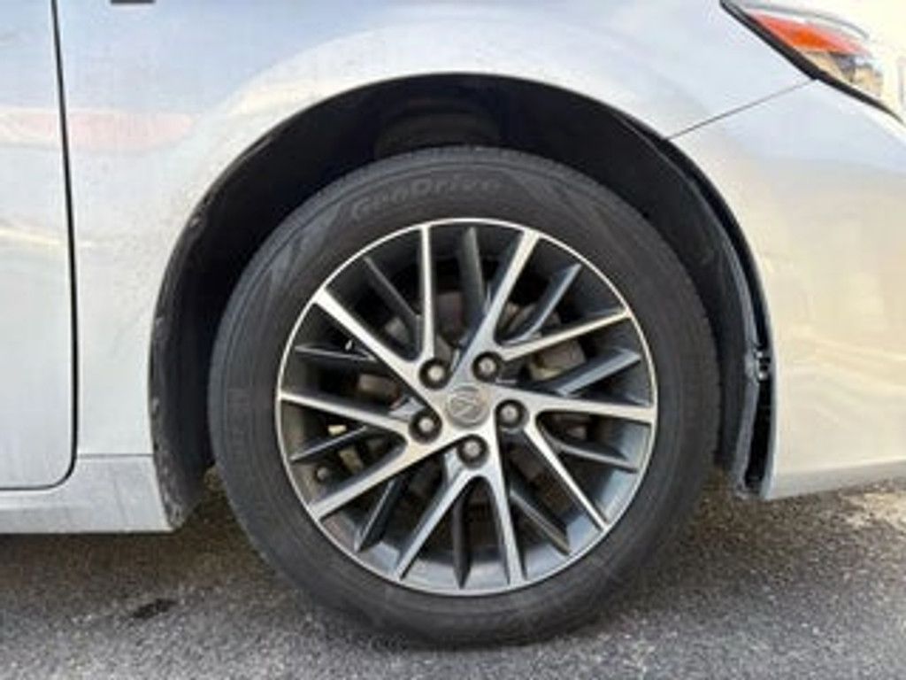 2015 LEXUS ES - photo 25