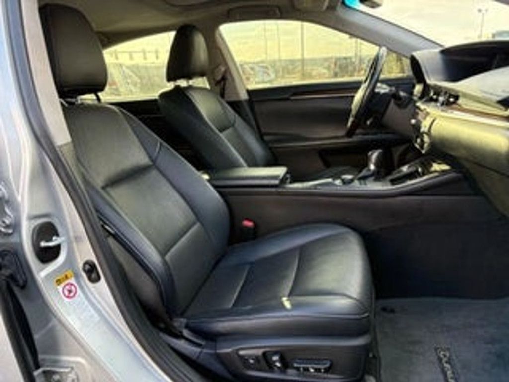 2015 LEXUS ES - photo 16