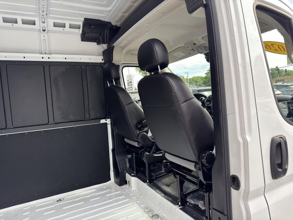 2026 RAM ProMaster 2500 - photo 21