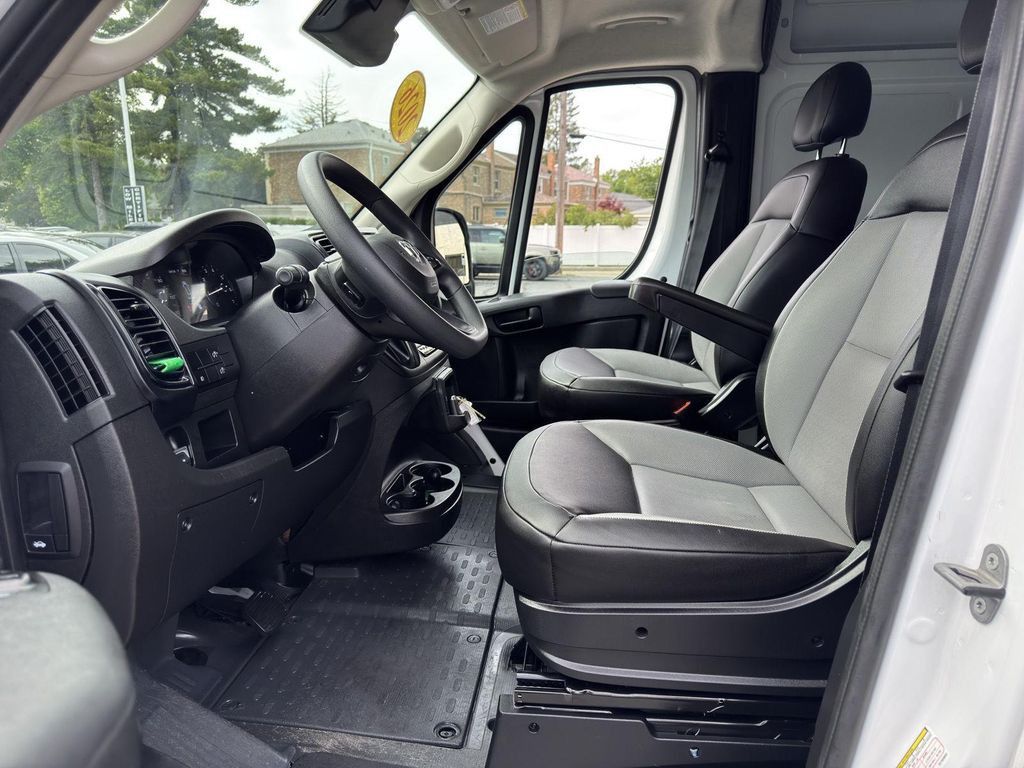 2026 RAM ProMaster 2500 - photo 25
