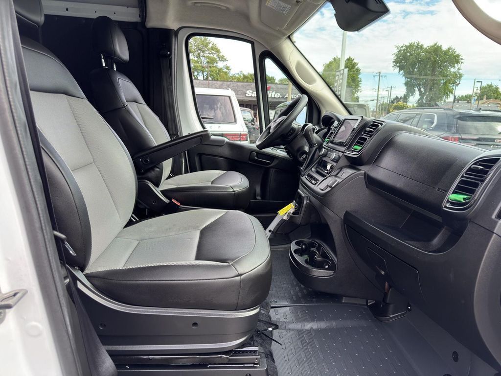 2026 RAM ProMaster 2500 - photo 27