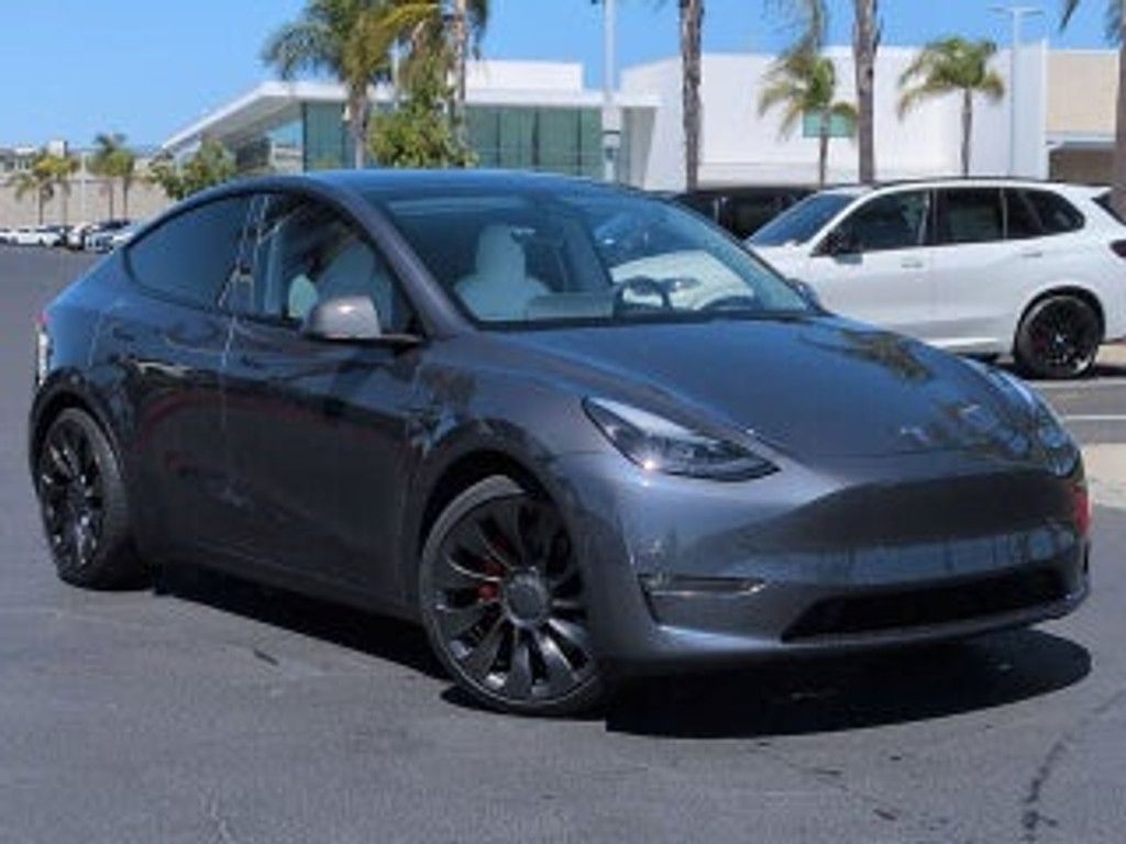 2022 TESLA Model Y - photo 2