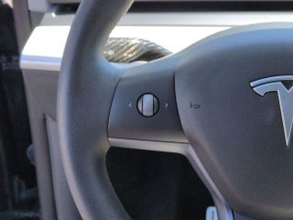 2022 TESLA Model Y - photo 19