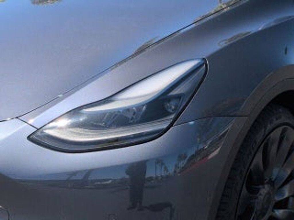 2022 TESLA Model Y - photo 6