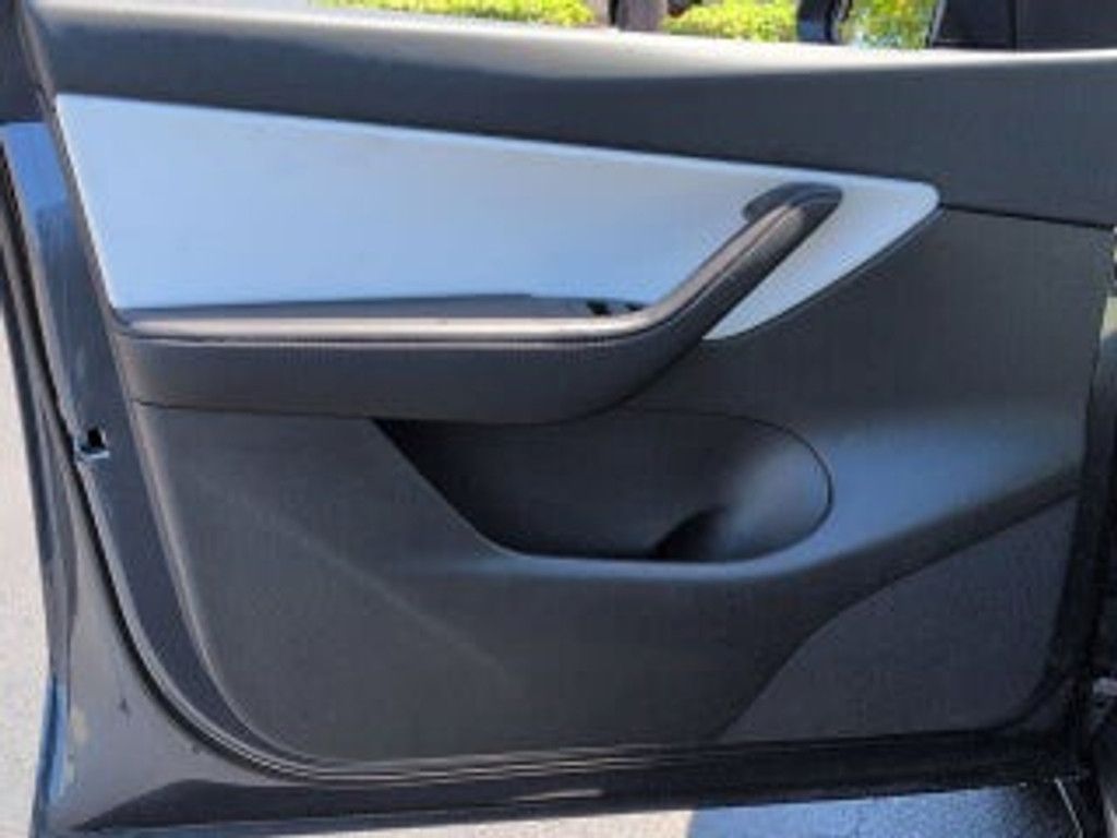 2022 TESLA Model Y - photo 14