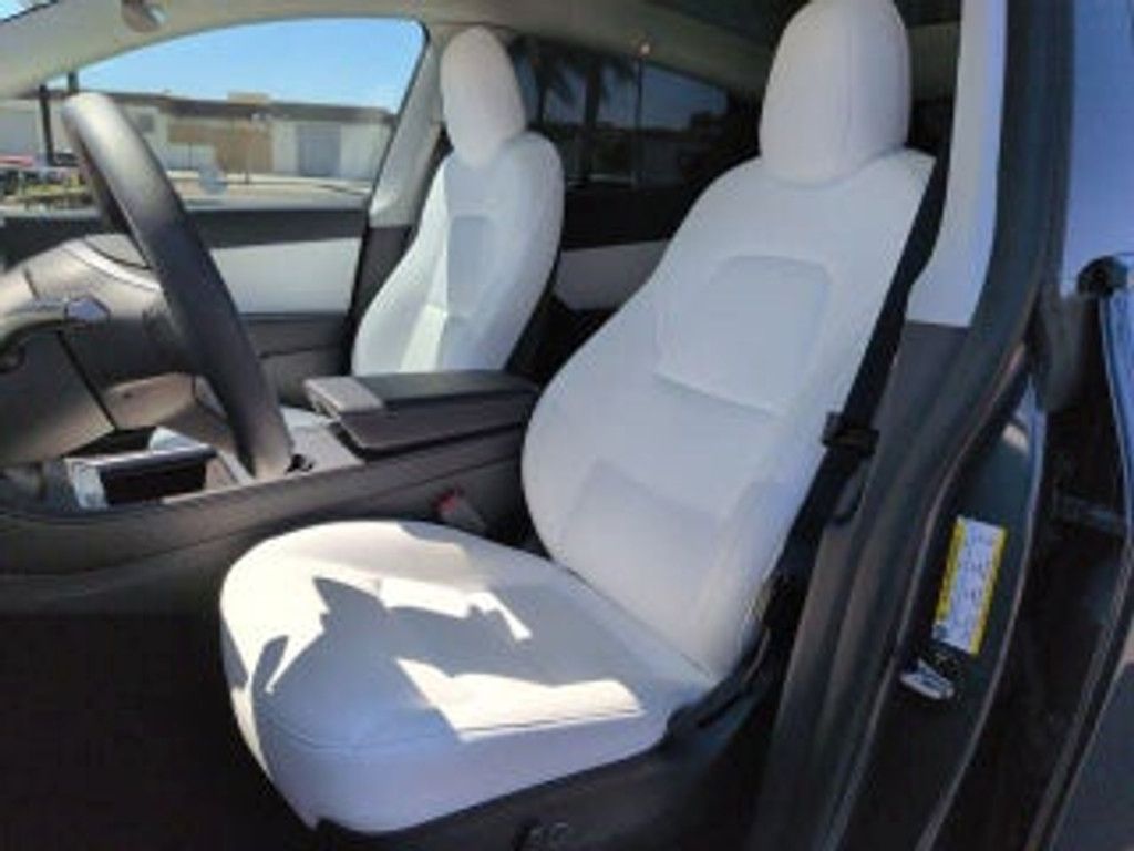 2022 TESLA Model Y - photo 16