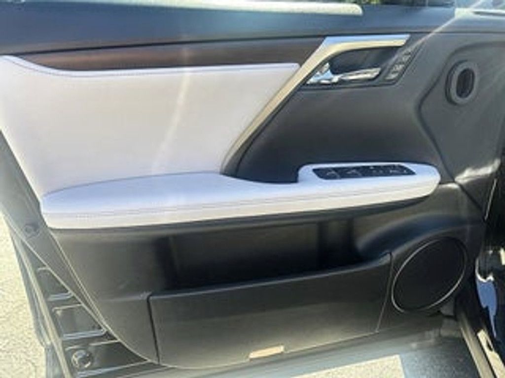 2021 LEXUS RX - photo 9