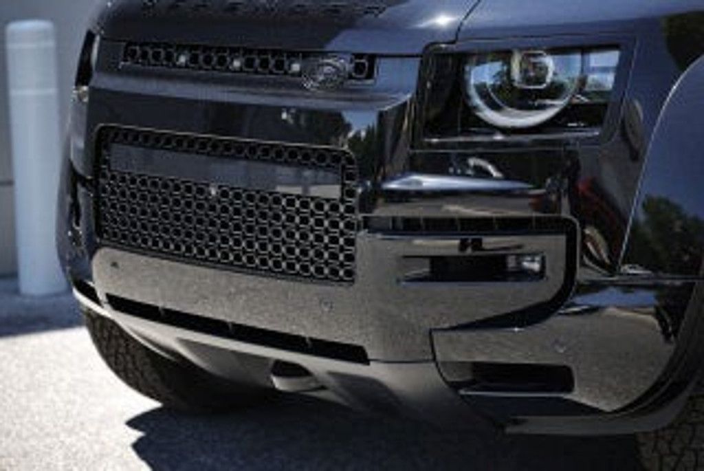 2026 Land Rover Defender 130 X Dynamic