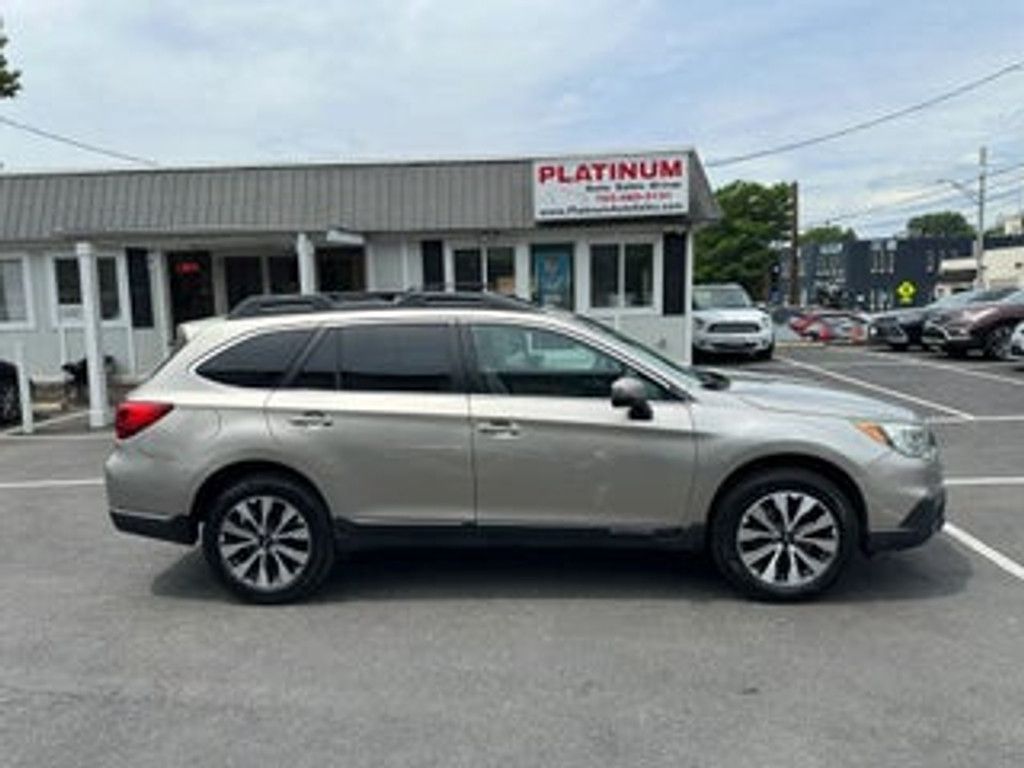 2016 SUBARU Outback - photo 2