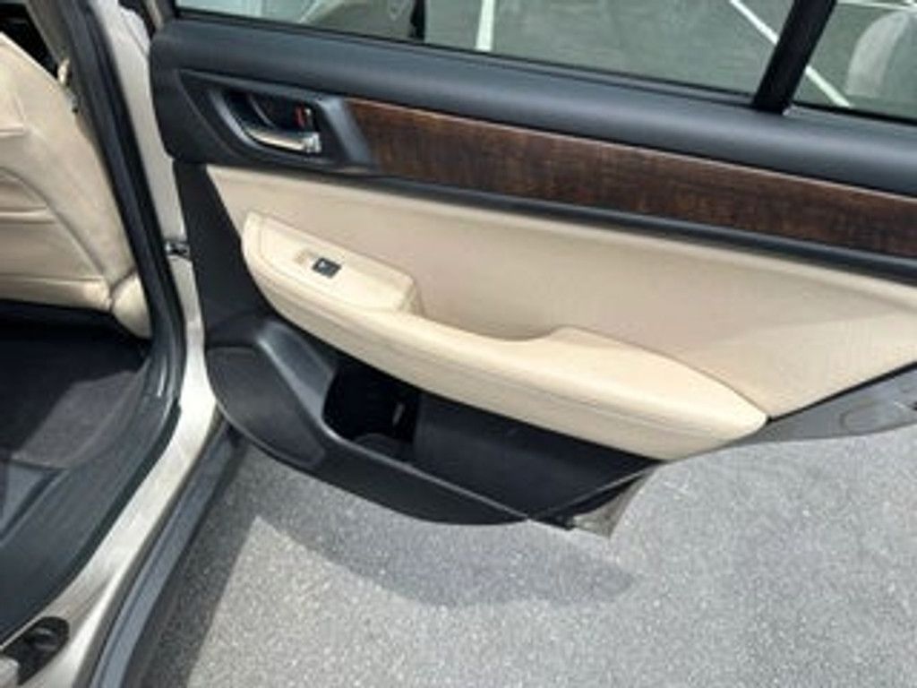 2016 SUBARU Outback - photo 12