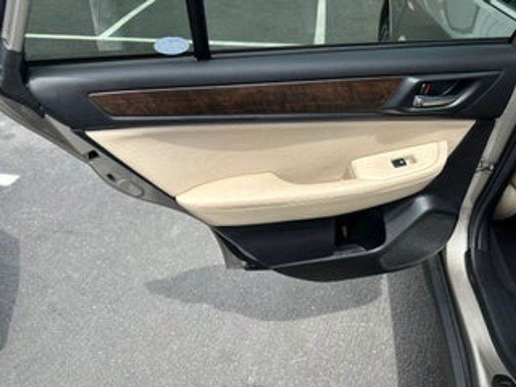 2016 SUBARU Outback - photo 17