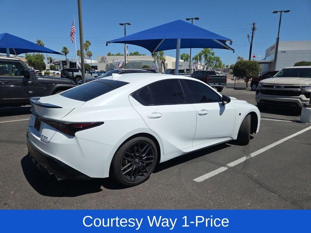 2024 LEXUS IS - photo 4