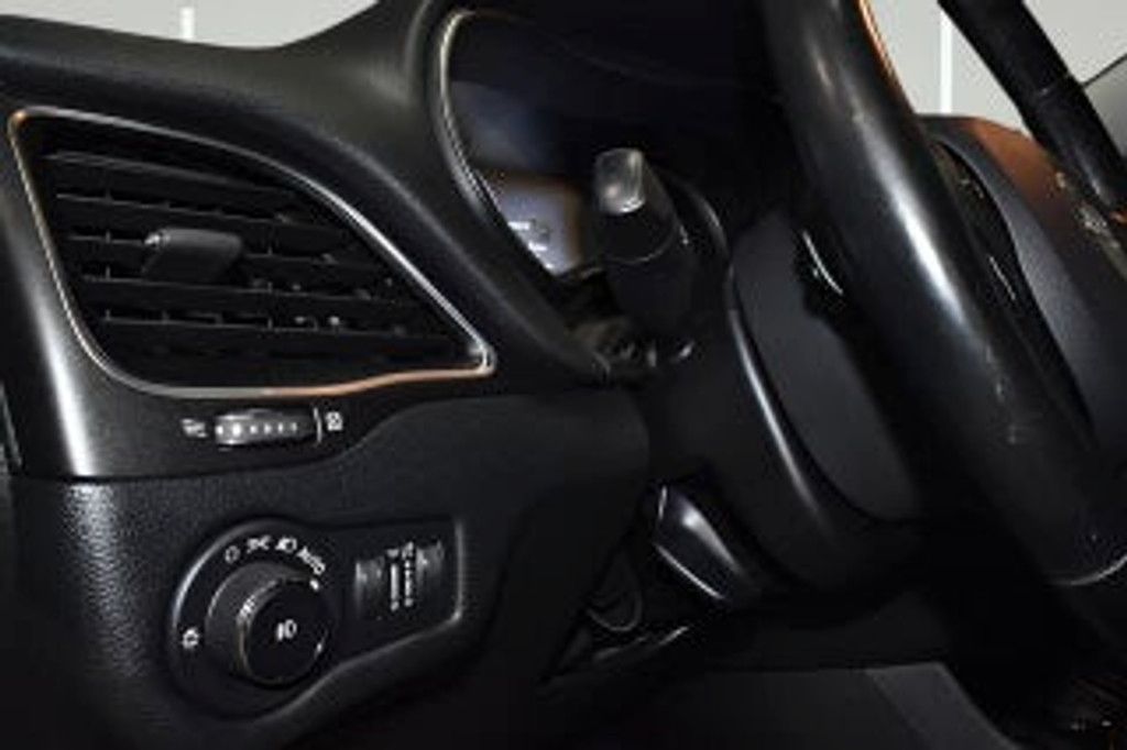 2019 JEEP Cherokee - photo 26