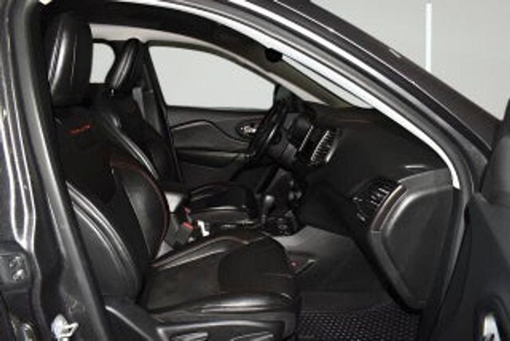 2019 JEEP Cherokee - photo 28