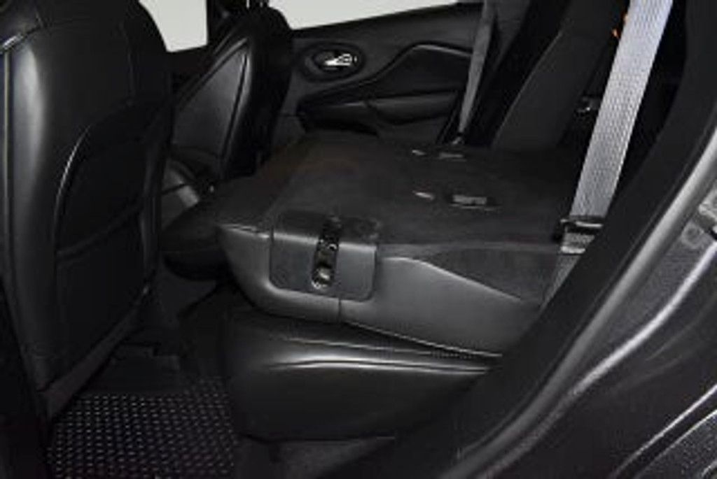 2019 JEEP Cherokee - photo 30