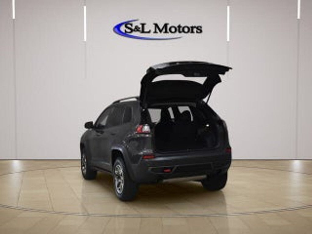 2019 JEEP Cherokee - photo 5