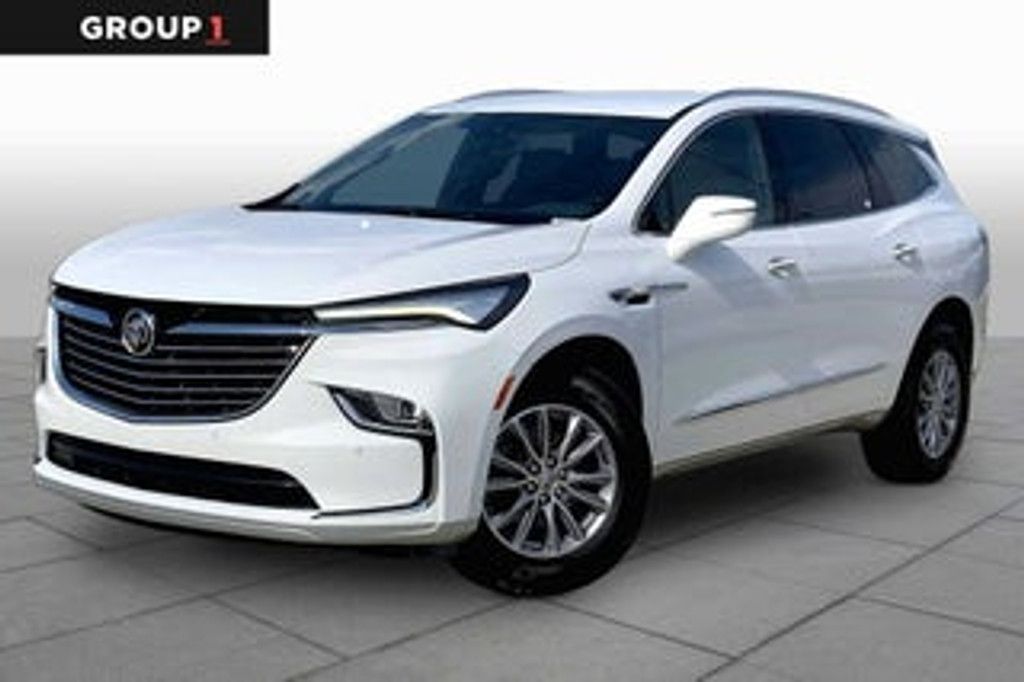 2023 Buick Enclave Essence